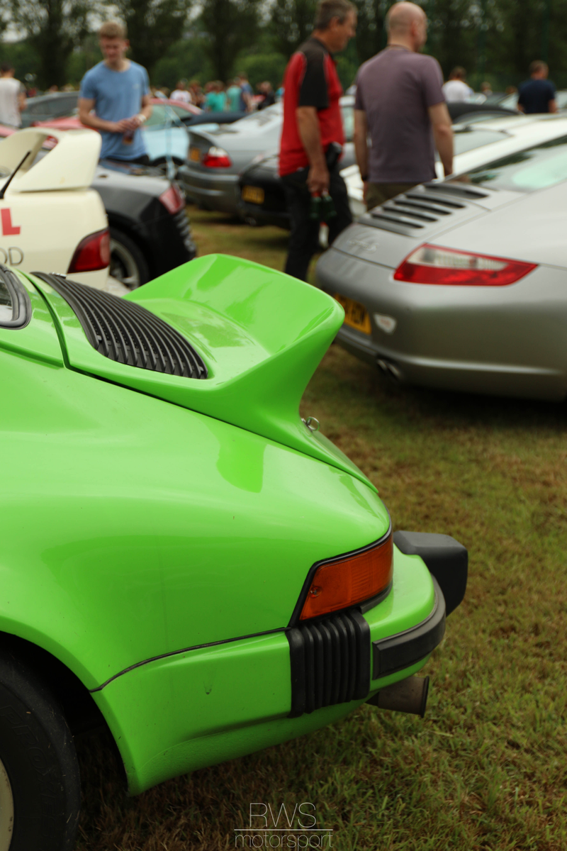 Illustration for article titled Classic British Welcome Photos (Le Mans Carshow)